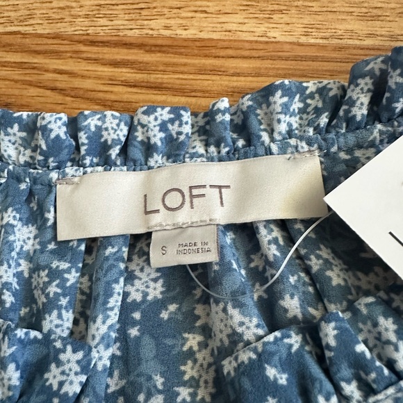 NWT LOFT Blue White Floral Blouse S - Picture 5 of 11